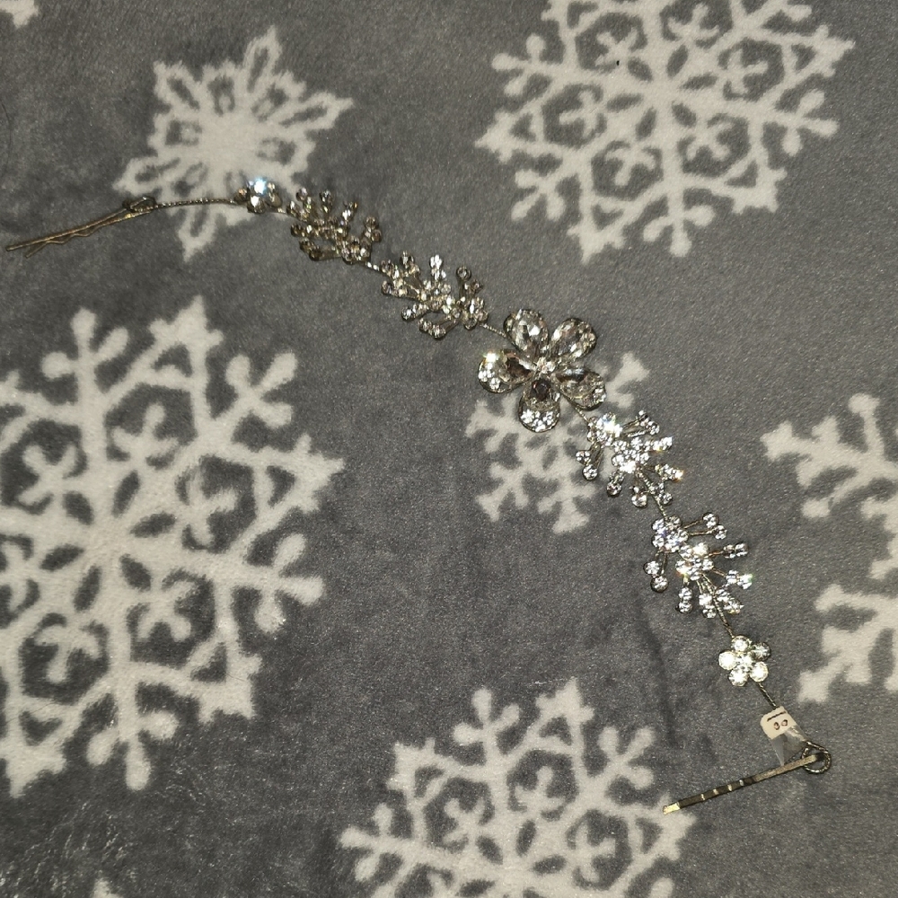 Vintage Bridal Hair Piece - Elegant Silver Floral